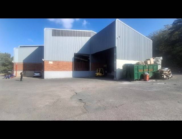 2,886M² FACTORY TO LET IN WESTMEAD